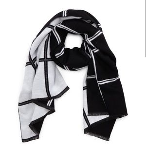 Black & White scarf